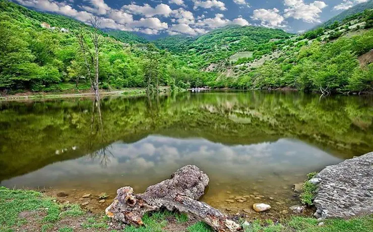 دریاچه شورمست